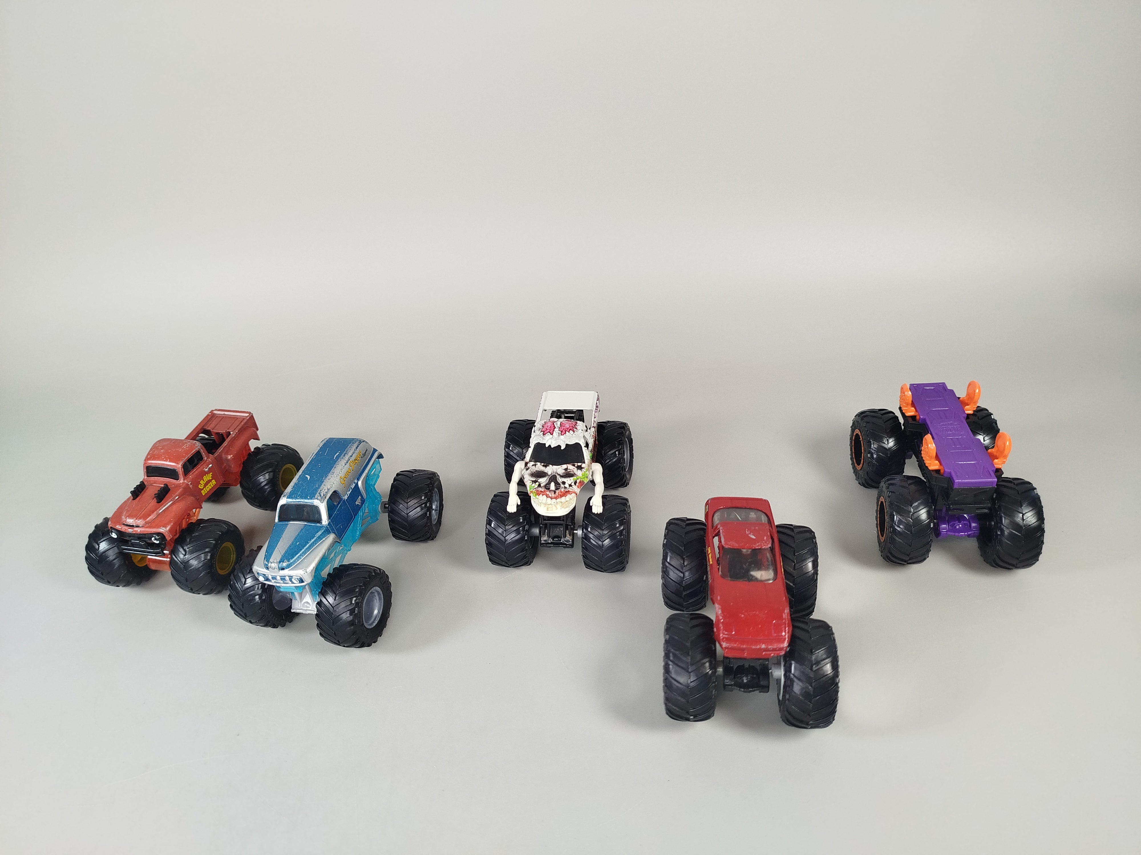 Monster Trucks Spielzeugautos – Set von 5 Fahrzeugen
